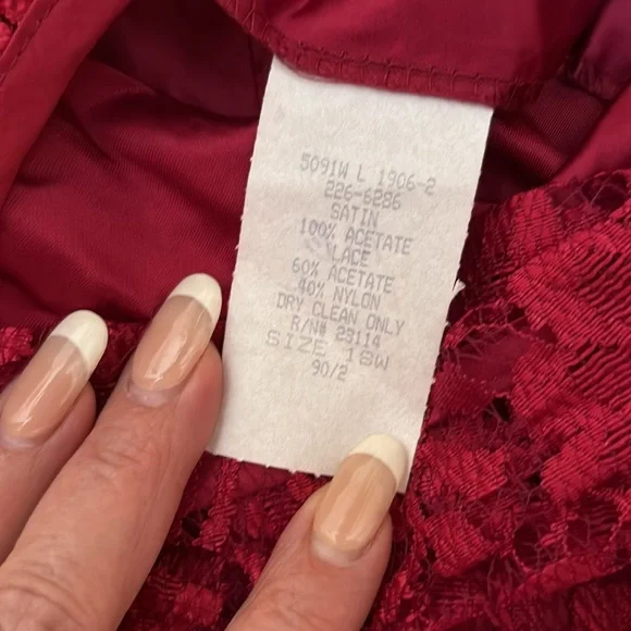 Vintage unbranded luxurious red satin and lace long sleeve maxi gown. Size 18W. - Picture 3 of 17